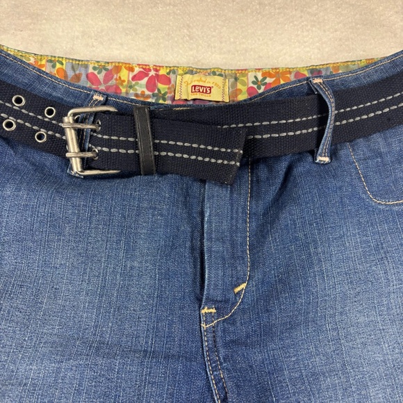 Levi’s Women’s Y2K Tab Twills Denim Shorts Size 6 With Belt Navy Cuffed Hem - Picture 3 of 6